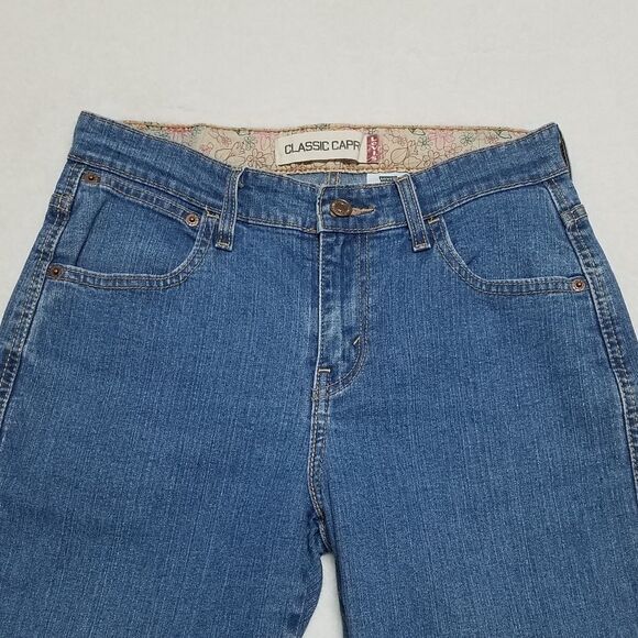 VINTAGE Levi's Classic Capri Cropped Mid Rise Jean - Picture 4 of 12